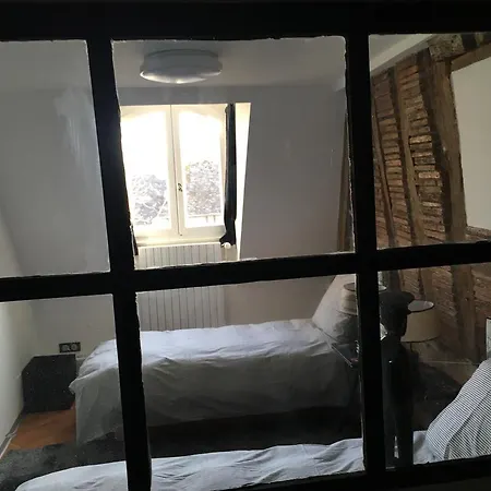 Demeure Des Vieux Bains Bed & Breakfast