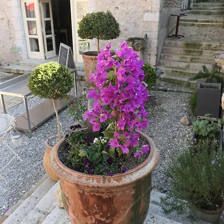 Demeure Des Vieux Bains 4*