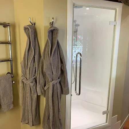 Demeure Des Vieux Bains 4*