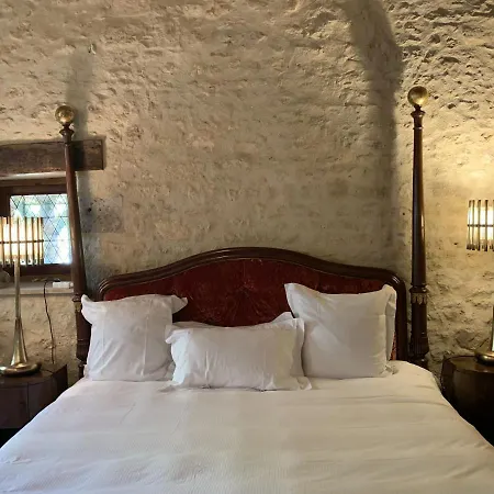 Demeure Des Vieux Bains Bed & Breakfast *